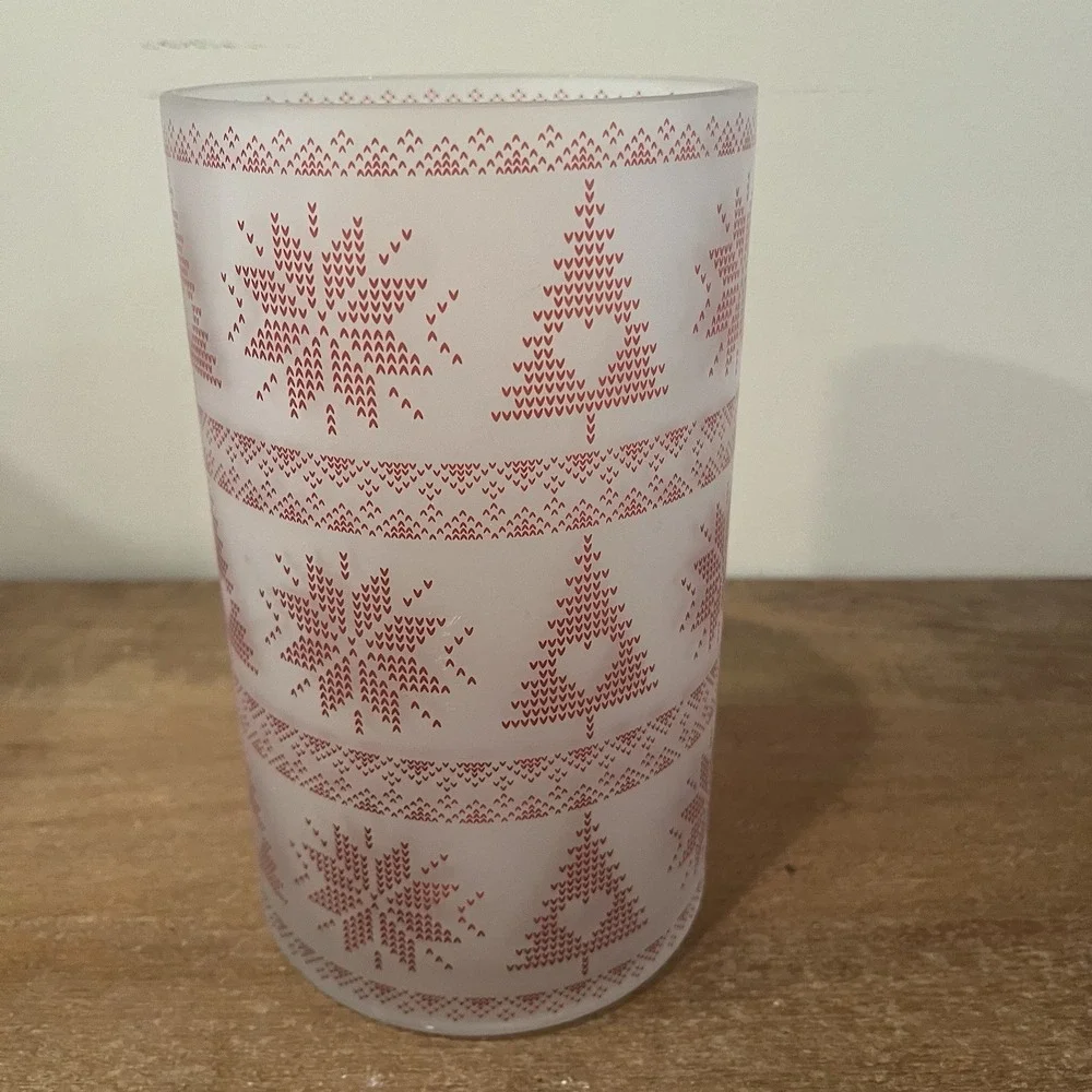 Yankee Candle Mountain Holiday  Nordic Stitch Frosted Glass Hurricane‎ 8